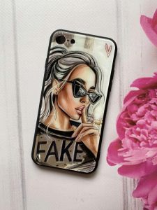 Силіконовий глянсовий чохол "Стільні ромби" для Aplle iPhone 7 Дівчина в окулярах