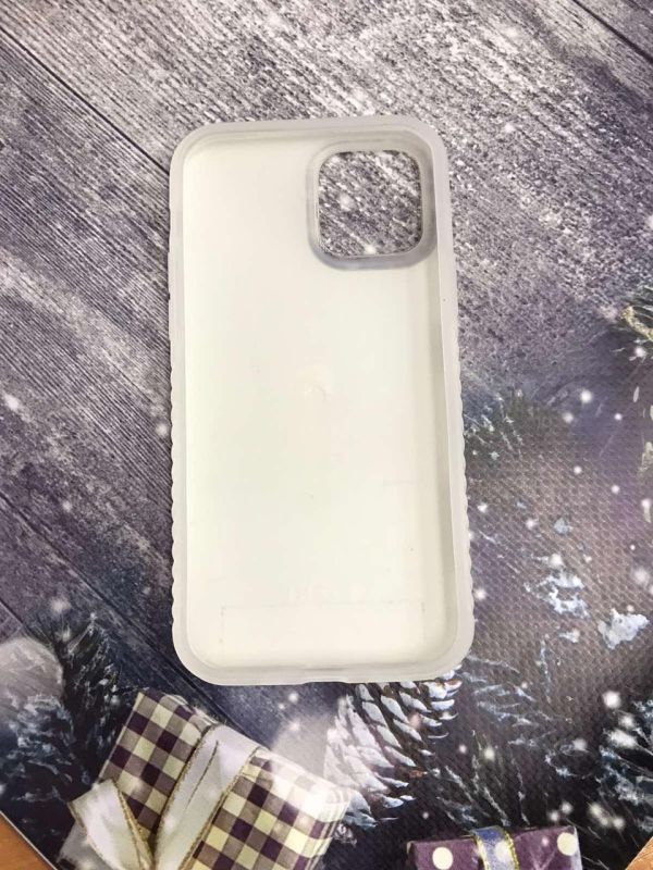 Силіконовий чохол з принтом для Apple iPhone 12 / 12 Pro (6.1) Дівчина з телефоном