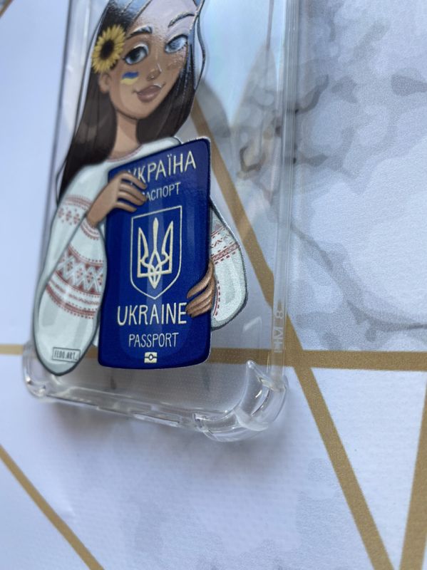 Чохол з потовщеними кутами для Xiaomi Redmi 8A з патріотичним дизайном "Дівчина з паспортом" принт 12