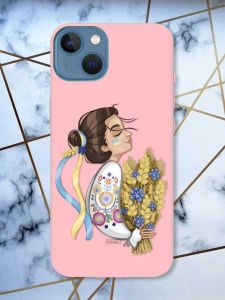Матовий рожевий чохол на Apple iPhone 13 патріотичний дизайн Українка з колосками принт 172