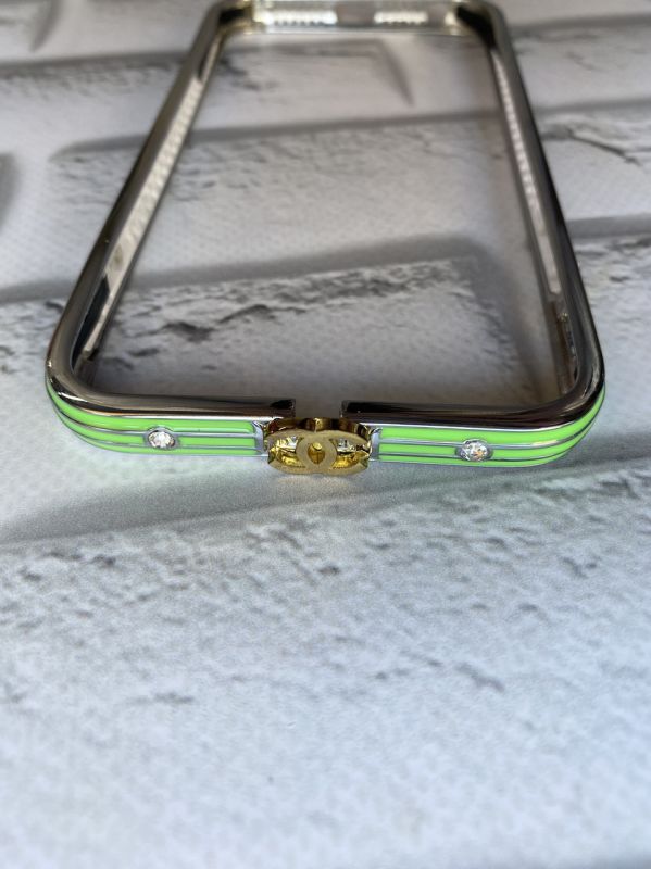 Металевий бампер на iPhone 6/6s :: Шанель зелений