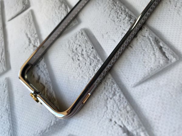 Металевий бампер на iPhone 6/6s :: Шанель рожевий