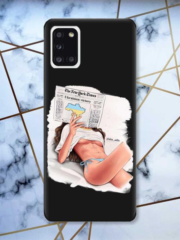 Матовий чорний чохол на Samsung Galaxy A31 Дівчина з газетою (принт 31)