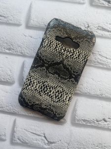 Пластиковий чохол для SAMSUNG Galaxy J1Ace J110 Шкіра змії. Чорно-сірий