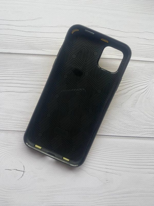 Силіконовий протиударний чохол з відділом для навушників на iPhone 11 Pro Max Жовтий
