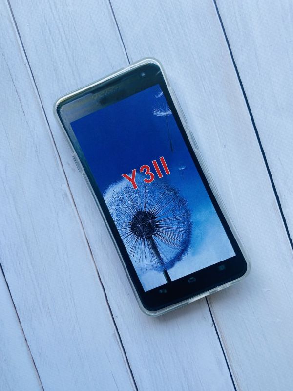 Силіконовий чохол з камінням для Huawei Y3-II Троянда