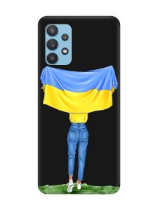 Матовий чорний чохол на Samsung Galaxy A32 :: Дівчина з прапором (принт 263)