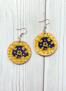 Сережки з дерева Етно на світлій основі (принт 4.4)