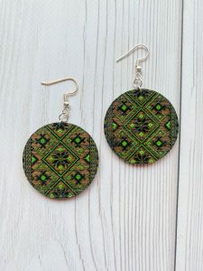 Сережки з дерева Українська вишиванка на темній основі (принт 4.14)