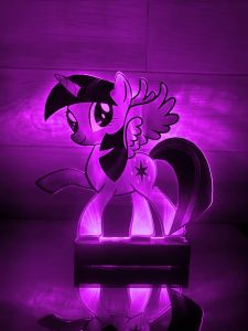 Нічник Іскорка з регулюванням світла через пульт ДУ