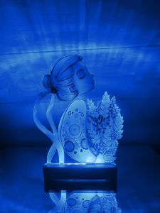 Переносний нічничок Українка з USB роз'ємом