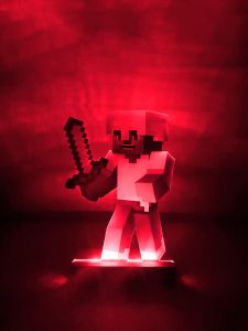 Нічник-іграшка "Майнкрафт. Стів" з дистанційним пультом керування і чорною підставкою