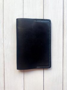 Шкіряна обкладинка на паспорт книжечку :: Чорна