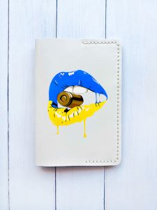 Шкіряна обкладинка на паспорт книжку :: Біла (принт 264)