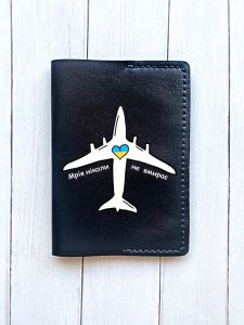 Шкіряна обкладинка на паспорт книжку :: Чорна (принт 1)