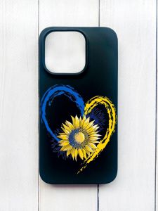 Матовий чохол на iPhone 15 Plus Чорний :: Серце з соняхом. Україна (принт 260)