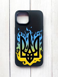 Матовий чохол на iPhone 15 Чорний :: Тризуб Полум'я (принт 257)