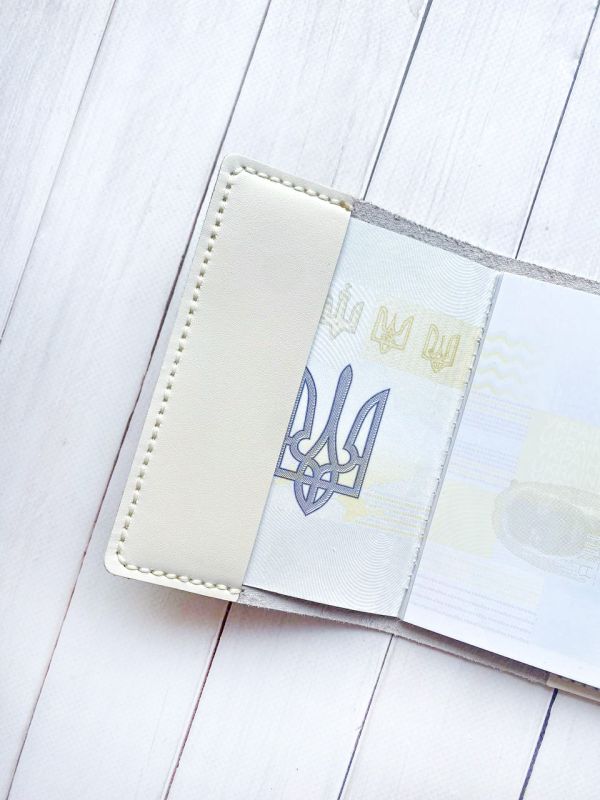 Шкіряна обкладинка на паспорт книжку :: Біла молочна (принт 382)