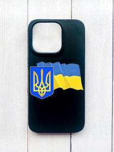 Матовий чохол на iPhone 15 Plus Чорний :: Тризуб і прапор України (принт 384)