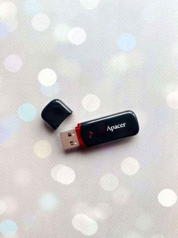 Іменна флешка з логотипом на 64GB (дизайн 82)