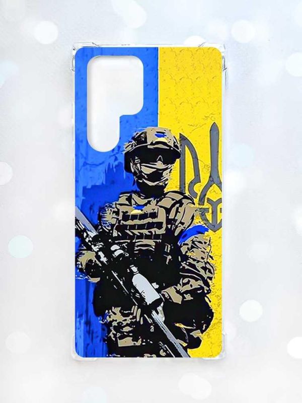 Чохол з потовщеними кутами на Samsung Galaxy S22 Ultra :: Солдат (принт 350)