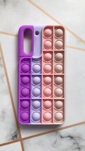 Силіконовий чохол Поп іт Антистрес Поп-Іт Pop It для Samsung Galaxy S21 (G991) Фіолетово-Рожевий