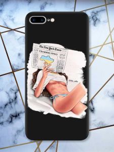 Матовий чорний чохол на iPhone 7 Plus/8 Plus :: Дівчина з газетою (принт 31)