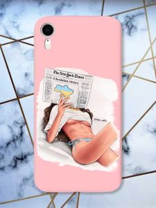 Матовий рожевий чохол на Apple iPhone XR Дівчина з газетою (принт 31)