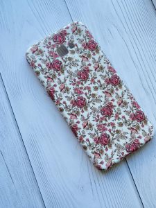 Силіконовий чохол з малюнком для Samsung Galaxy J4 Plus Дрібні троянди на білому.