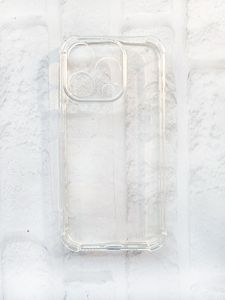 Прозорий силіконовий чохол із потовщеними кутами на iPhone 15 Pro