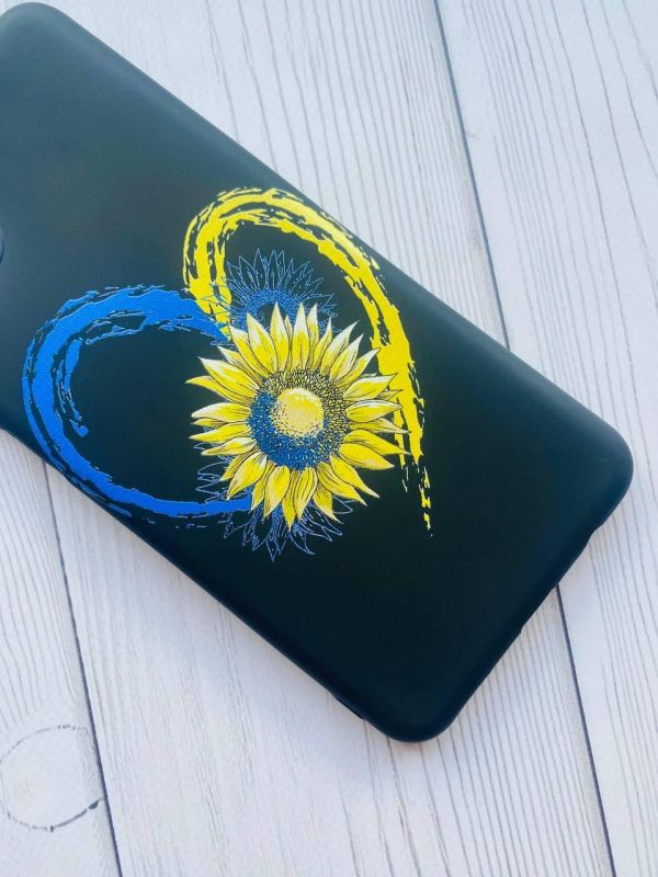 Матовий чорний чохол на Samsung Galaxy A10 (2019) A105 :: Серце з соняхом. Україна (принт 260)