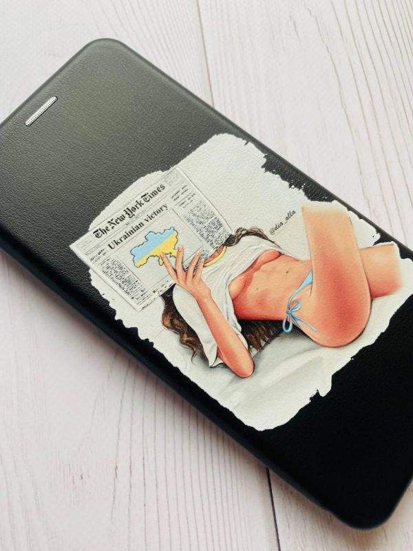 Чохол-книжка з малюнком для Samsung Galaxy A32 Чорний :: Дівчина з газетою (принт 31)