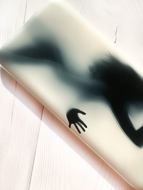 Чохол з потовщеними кутами на Xiaomi Redmi Note 11 4G рельєфний дизайн Силует дівчини принт 66