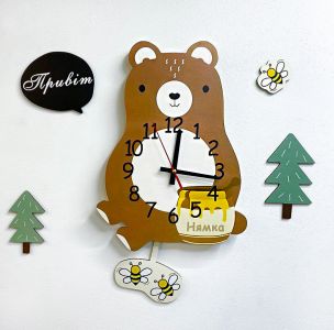 Дитячий годинник настінний з маятником :: Ведмежа у лісі (47х25 см)