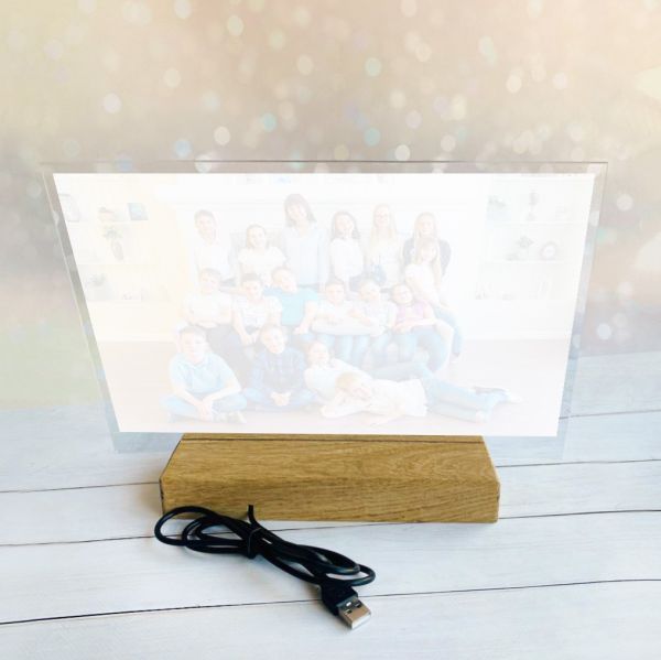 Фотоакрил з підсвіткою на дерев'яній основі (30х20 см, горизонтальний формат)
