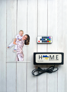 Фігурний фотонічник з пультом (на чорній підставці)