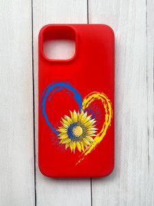 Матовий чохол на iPhone 15 Червоний :: Серце з соняхом. Україна (принт 260)